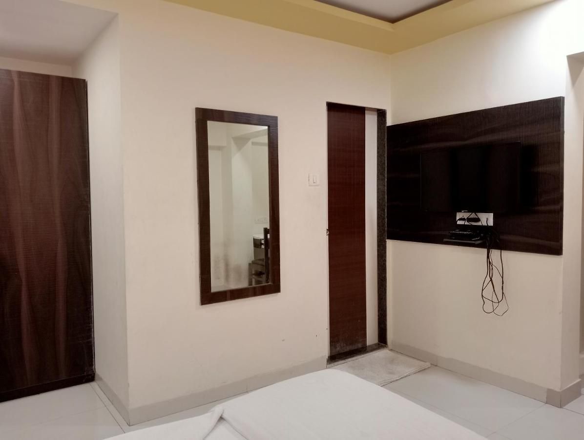Hotel Galaxy Comforts - Andheri East - Near Airport - Mumbai Hotel *