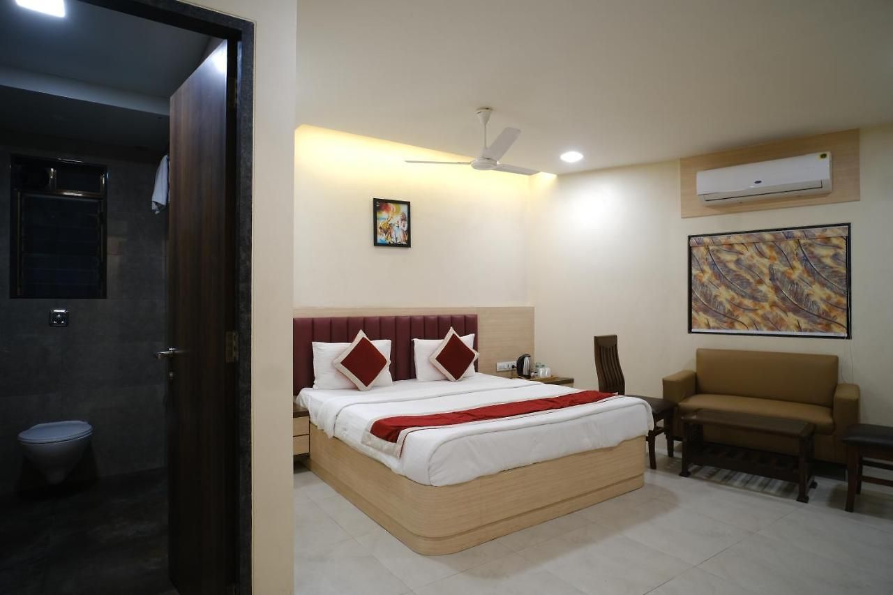 Fabhotel Saineel *