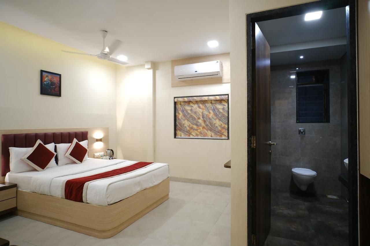 Hotel Fabhotel Saineel Mumbai