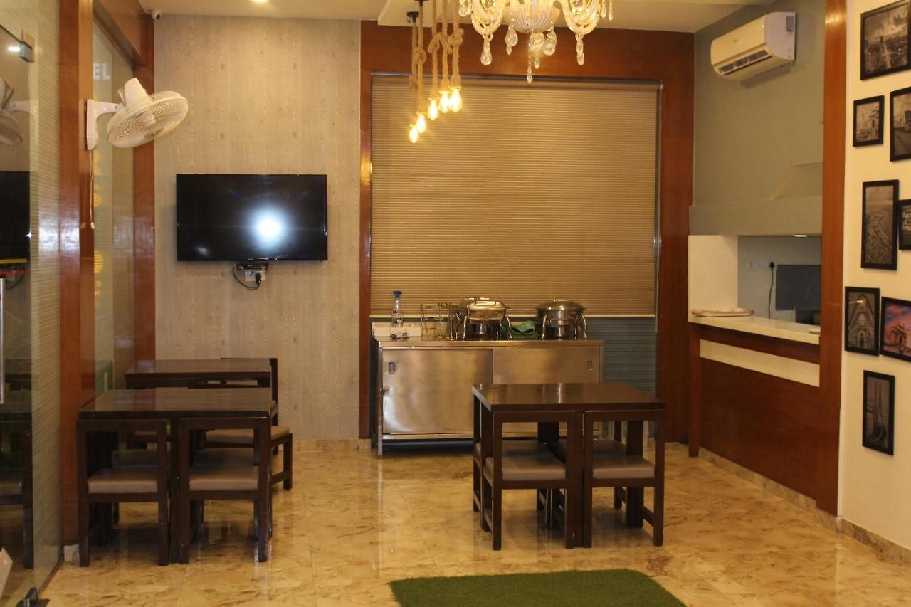 Hotel Airside 3*
