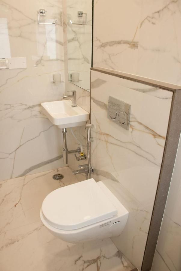 City Hotel 2*