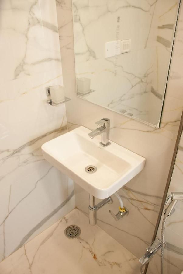 City Hotel Hotel 2*