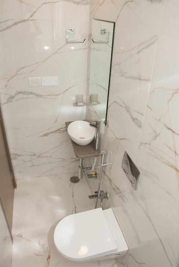 City Hotel 2*