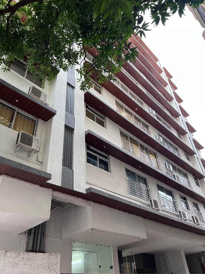 Pinakii Comfort Parle - Near Airport Mumbai