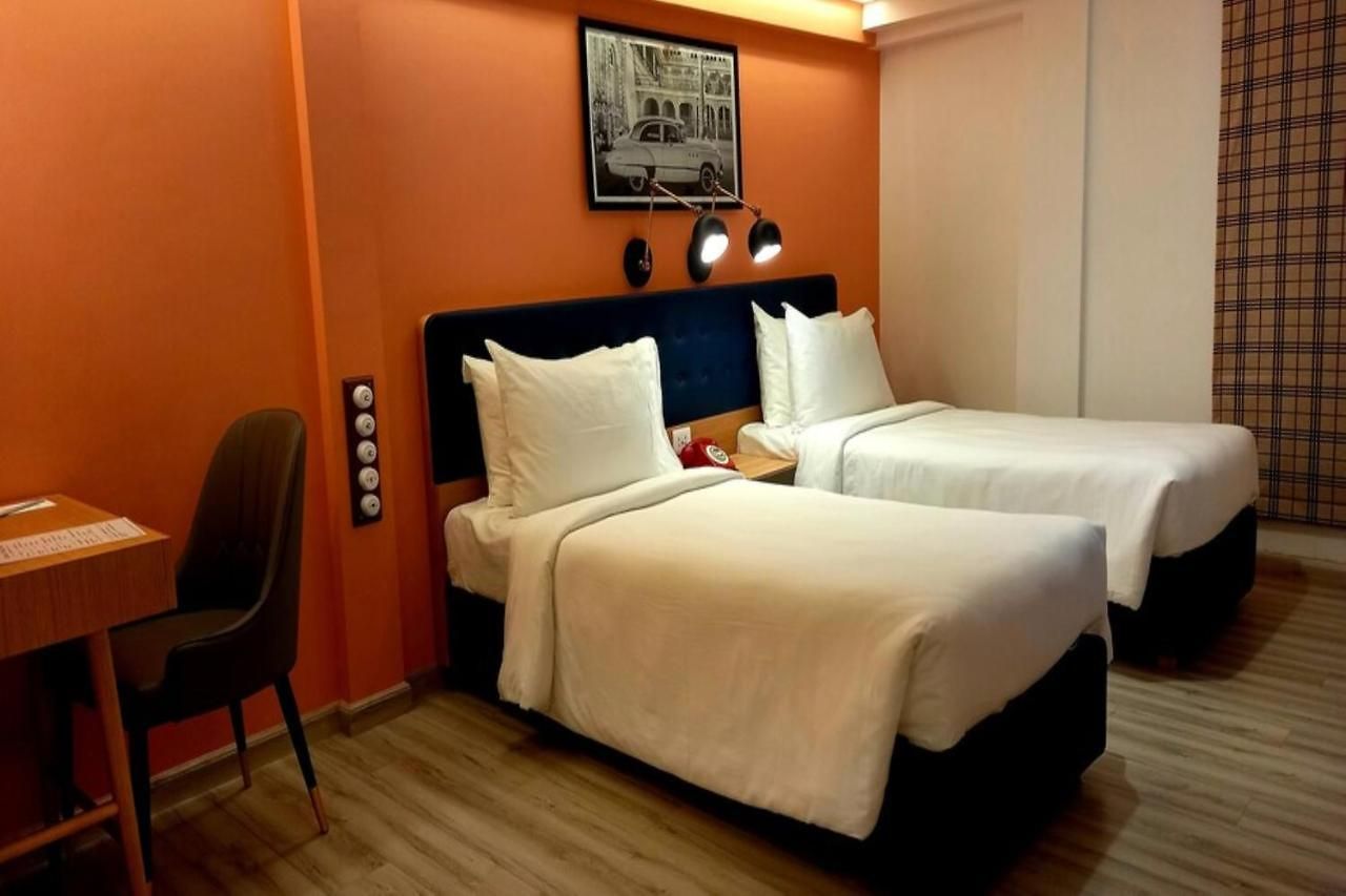 T24 Retro 4* Mumbai