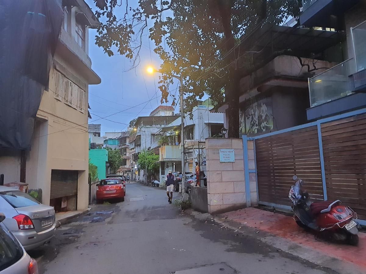 Osi Lilavati Bandra Mumbai