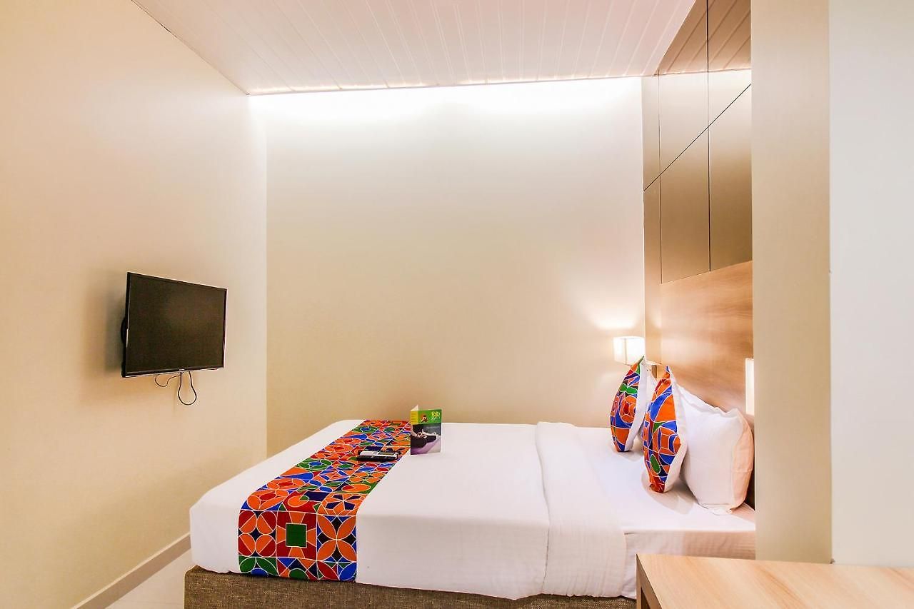 Hotel Fabhotel Rk International - Nr International Airport