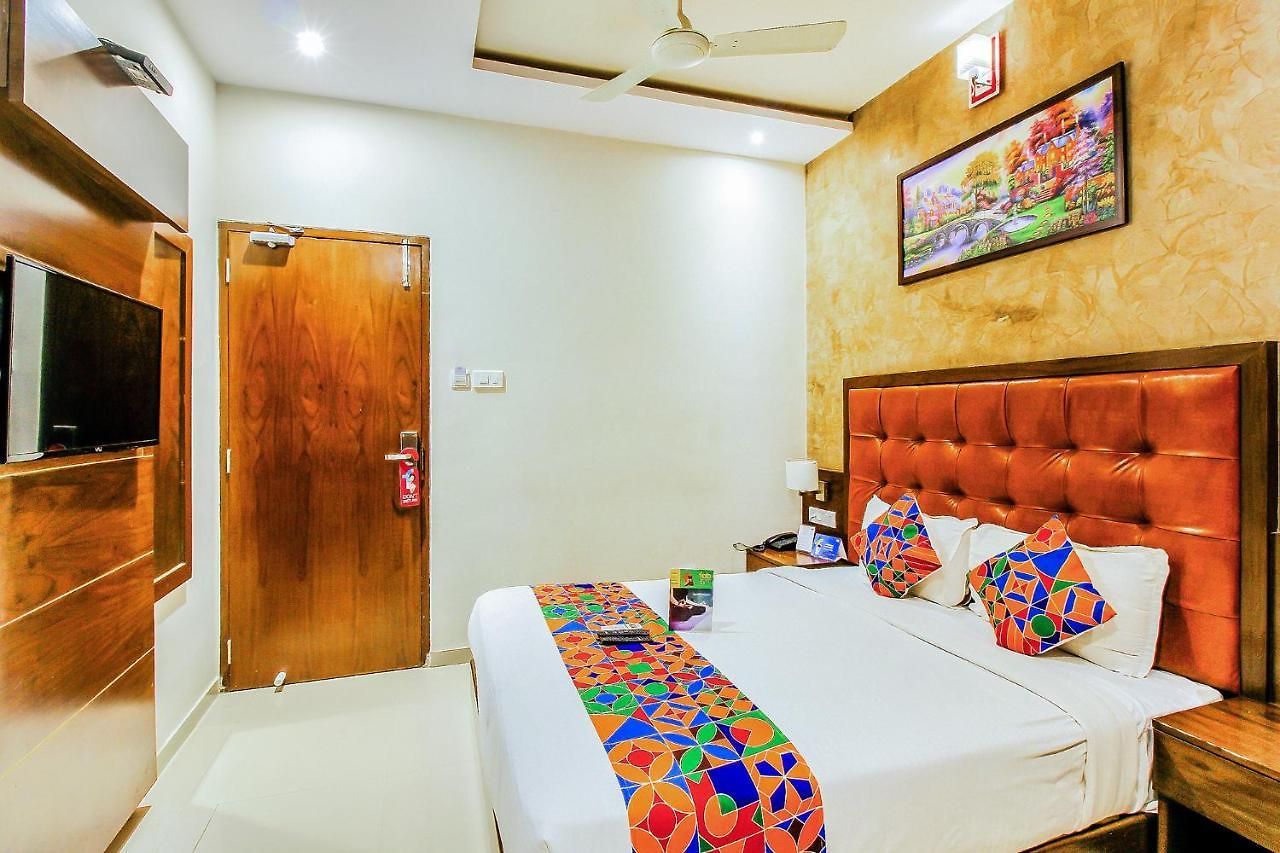 Hotel Via Empire 3*