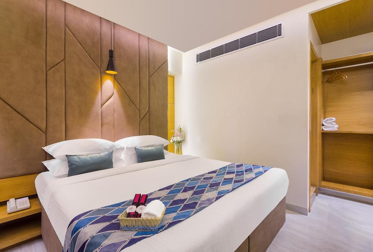 Metropole Hotel 3*