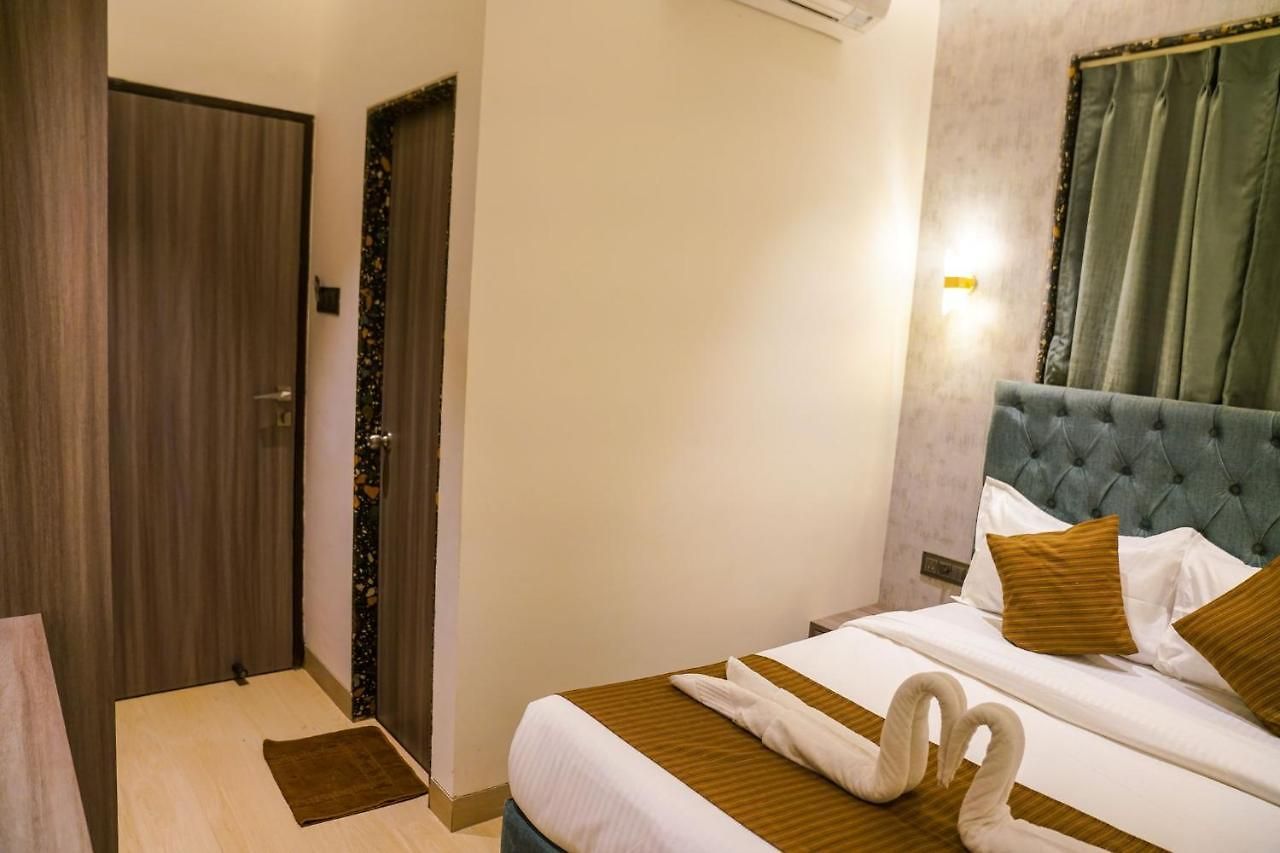 Lime Wood 3* Mumbai