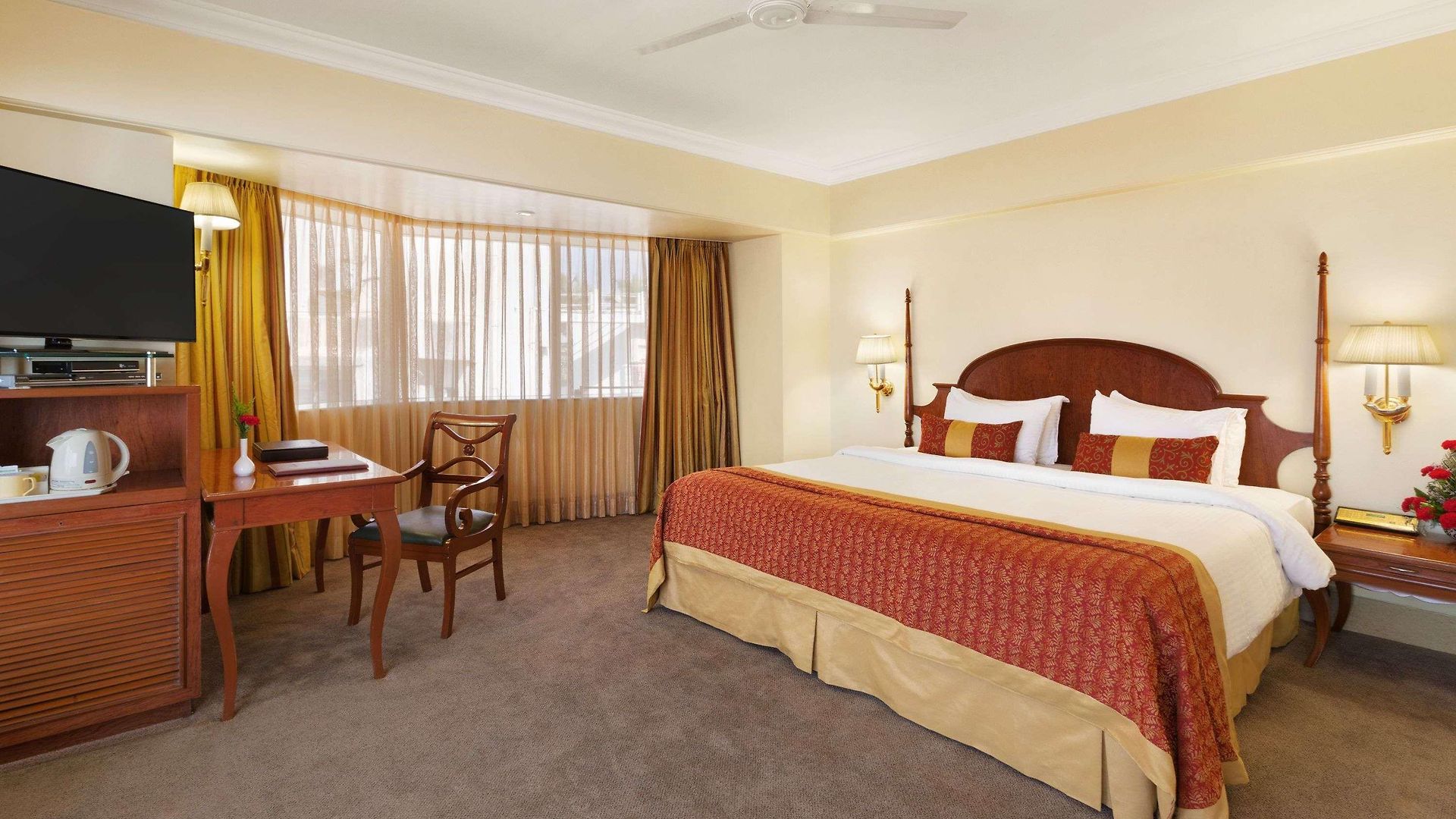 Ramada Plaza By Wyndham Palm Grove 5* Mumbai