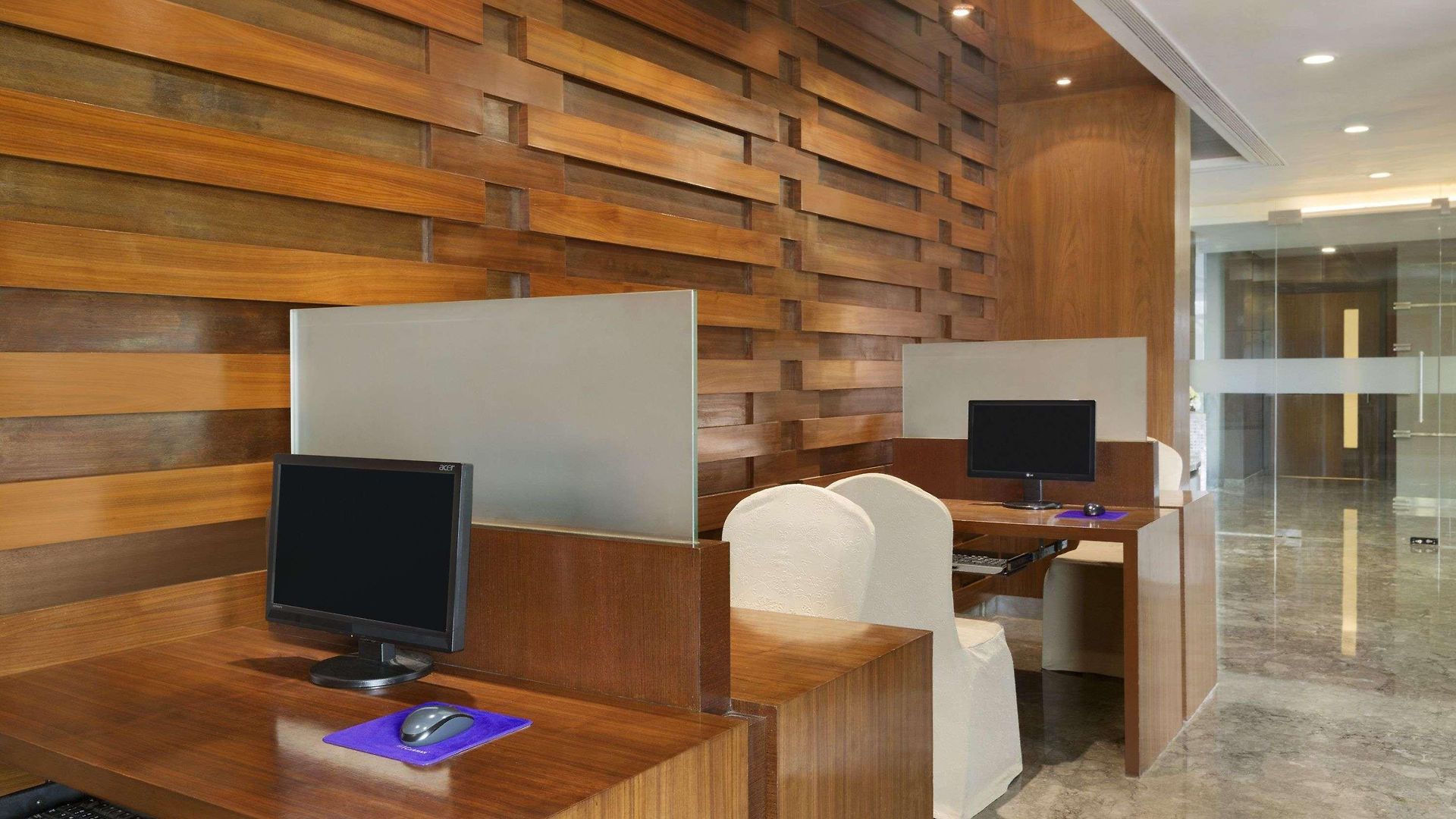Hotel Ramada Powai & Convention Centre 5*