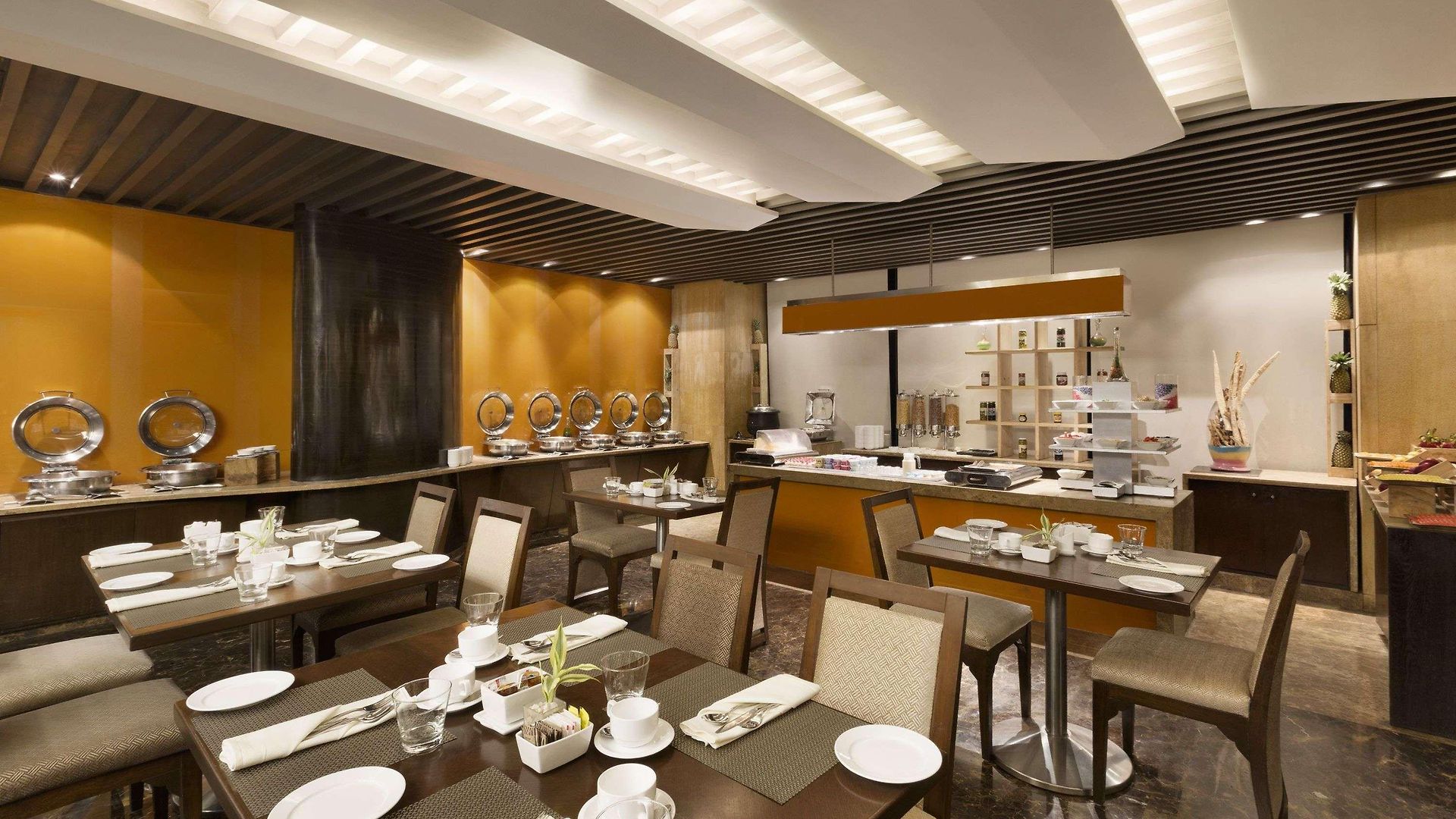 Hotel Ramada Powai & Convention Centre 5*