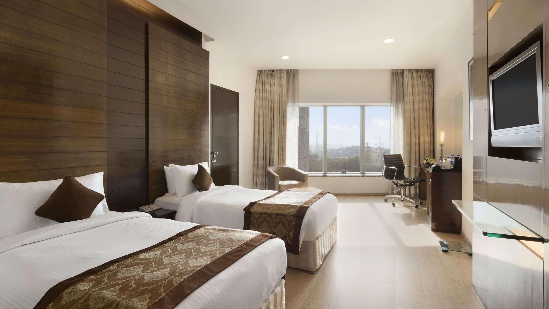Ramada Powai & Convention Centre Hotel 5*