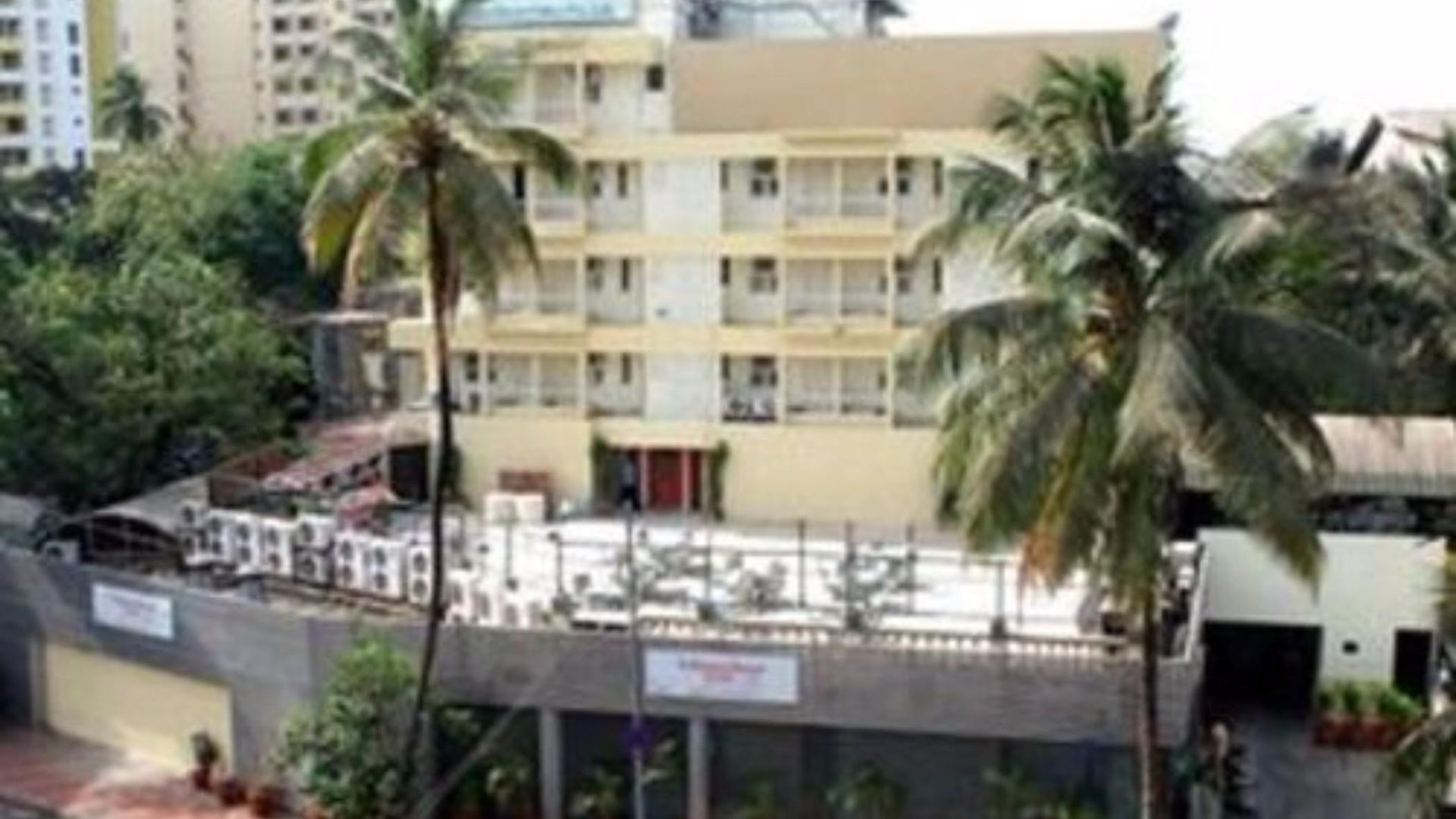Metro Palace Bandra Hotel 3*