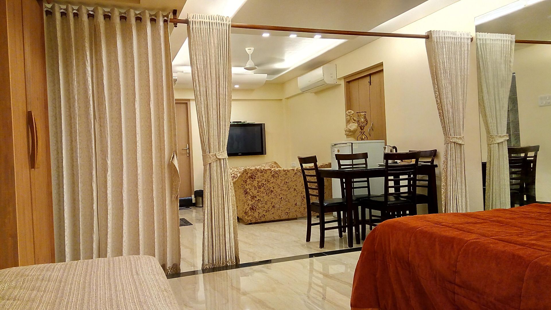 Hotel Metro Palace Bandra 3*