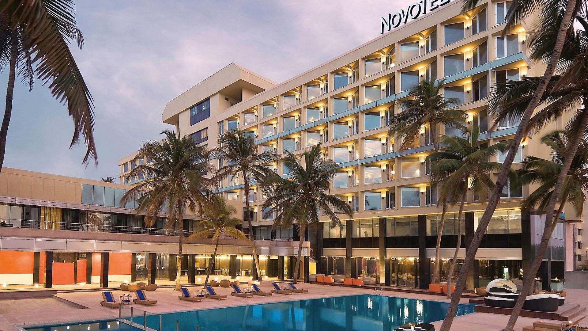 Novotel Juhu Hotel 5*
