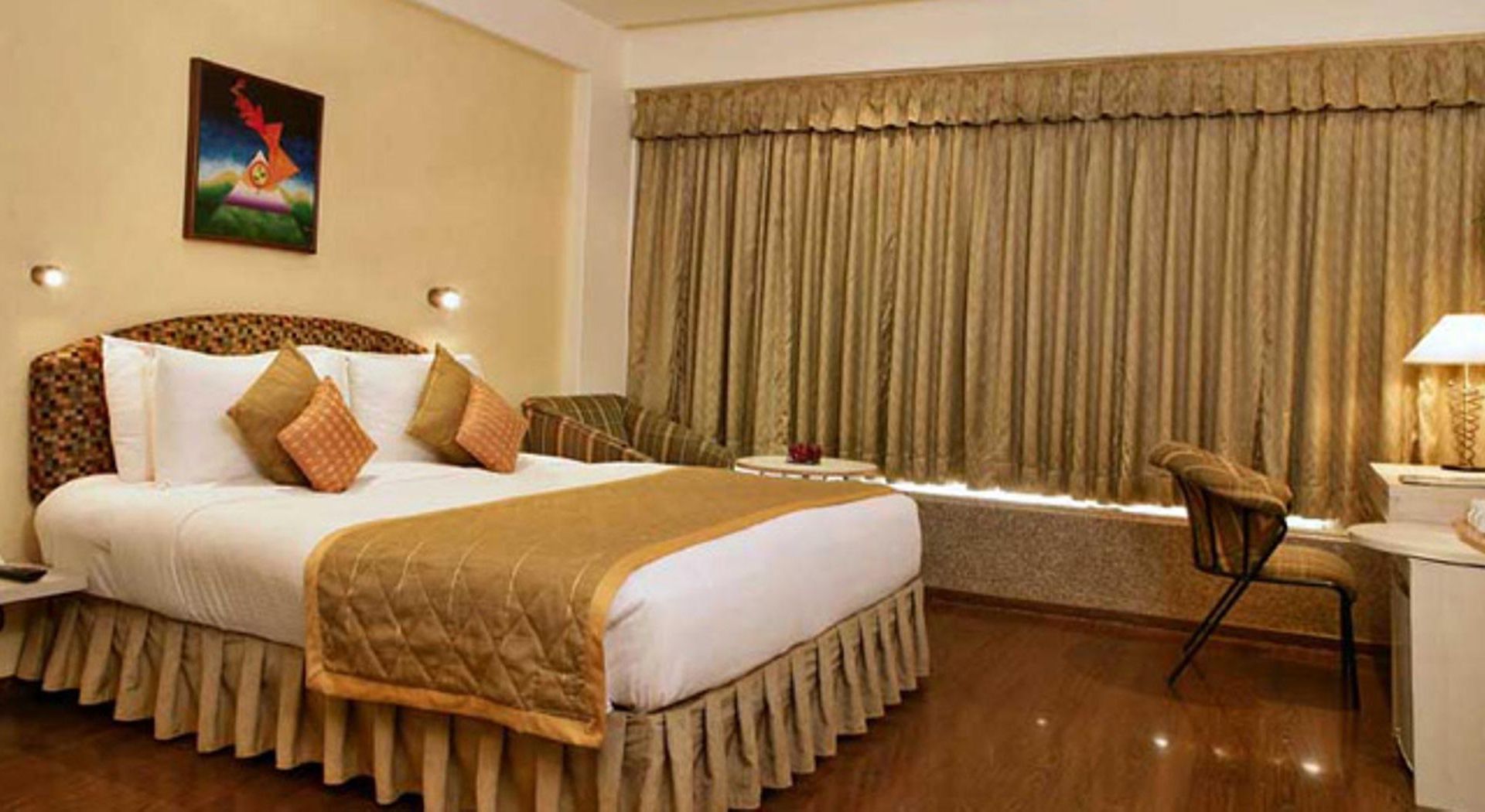 Kohinoor Continental, Airport Hotel 4*