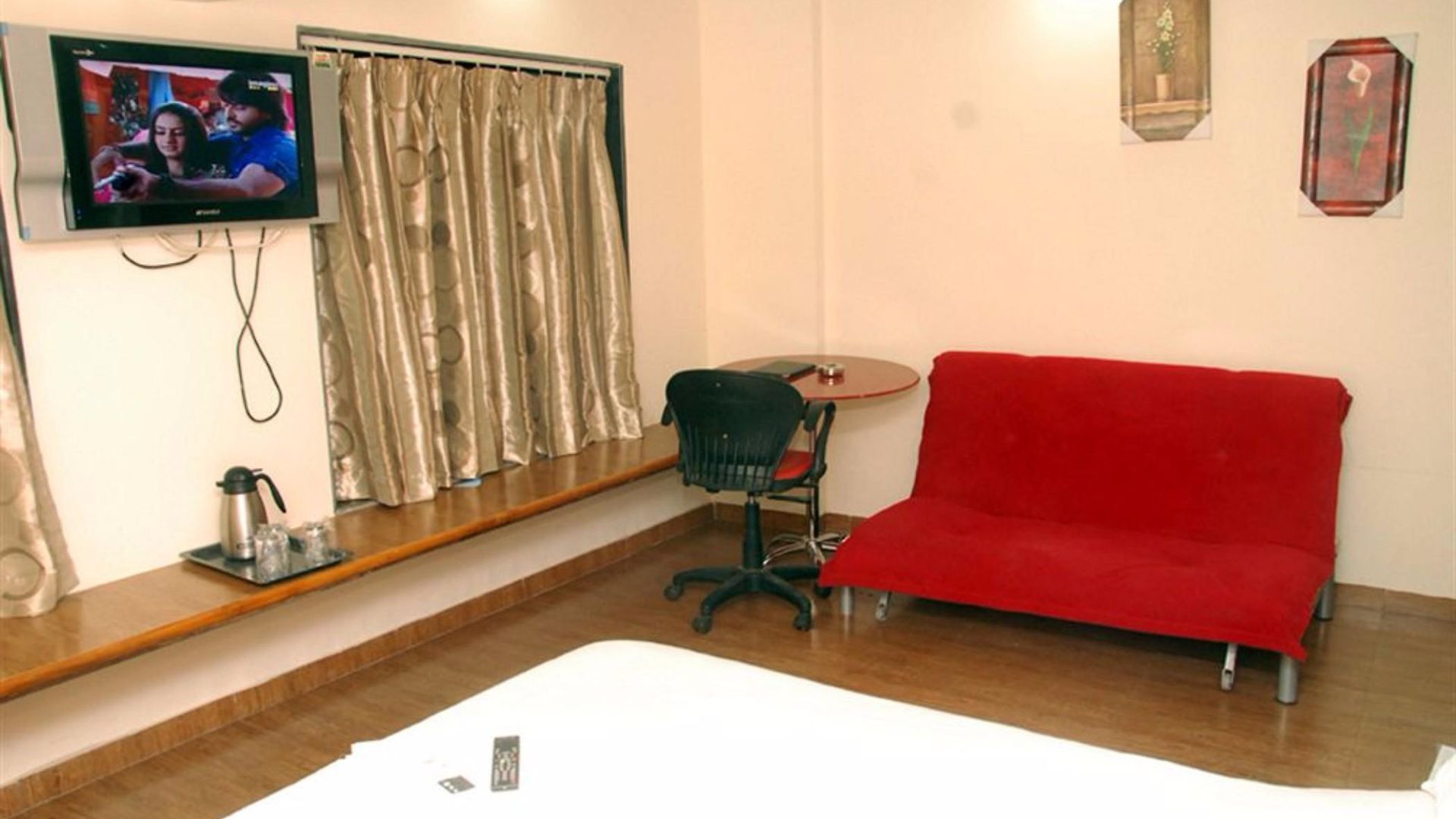 Arma Court - Near Us Embassy, Bkc Hotel