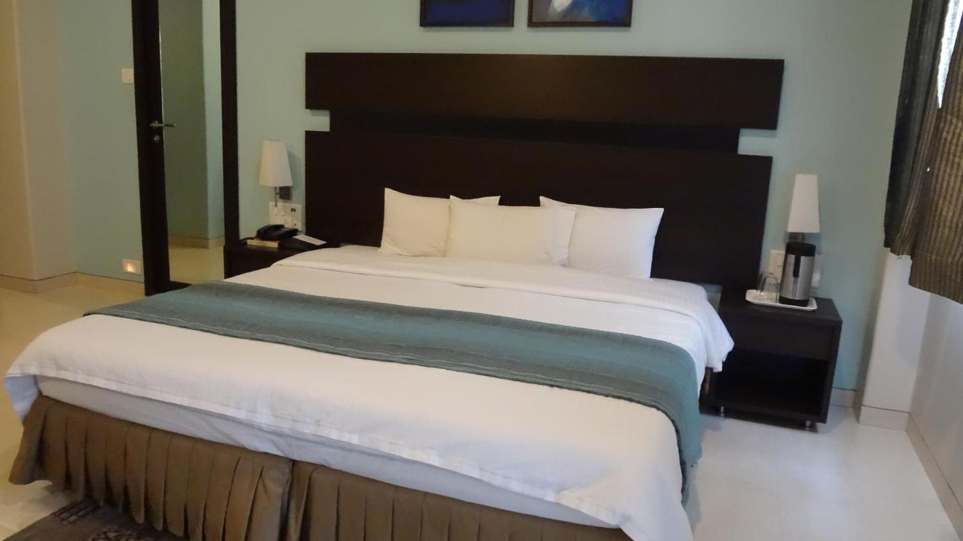Chateau Windsor - Marine Drive Hotel 3*