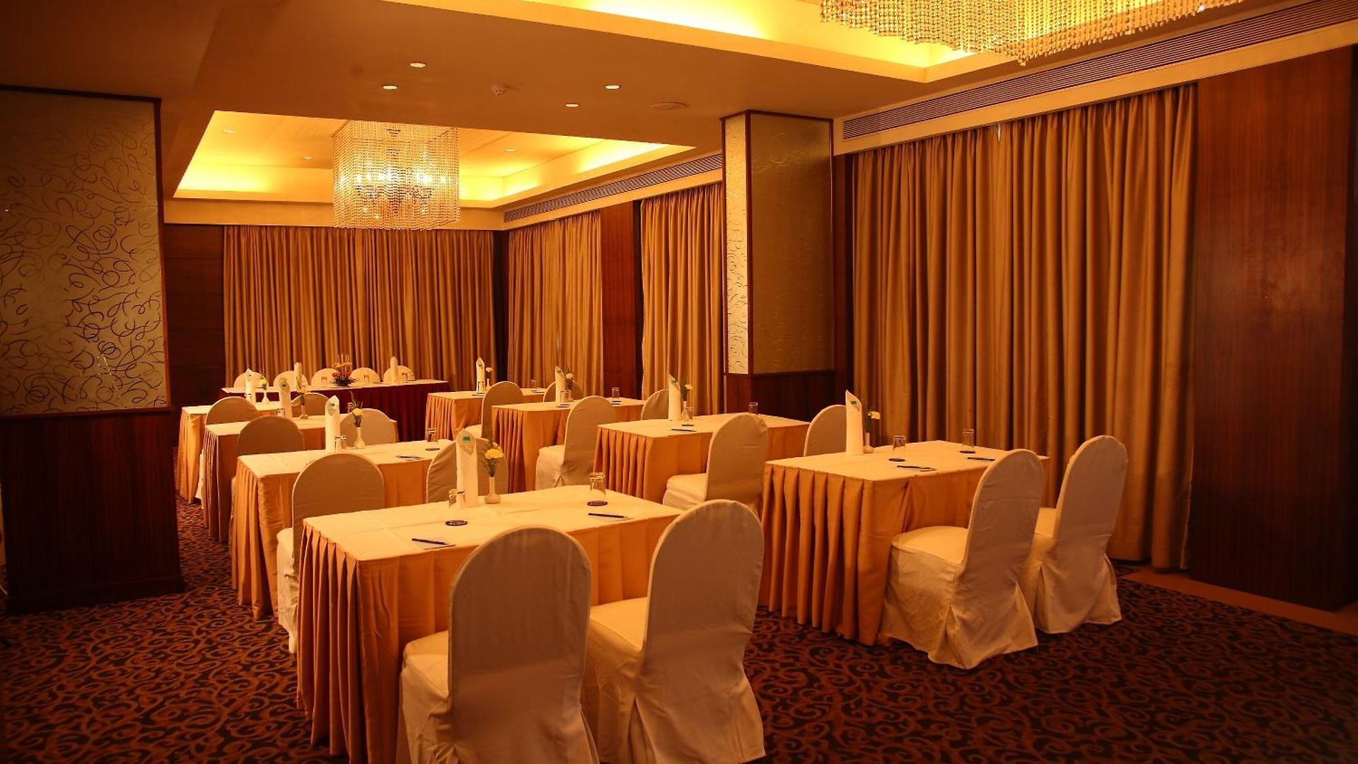 Sun-n-sand Juhu Hotel