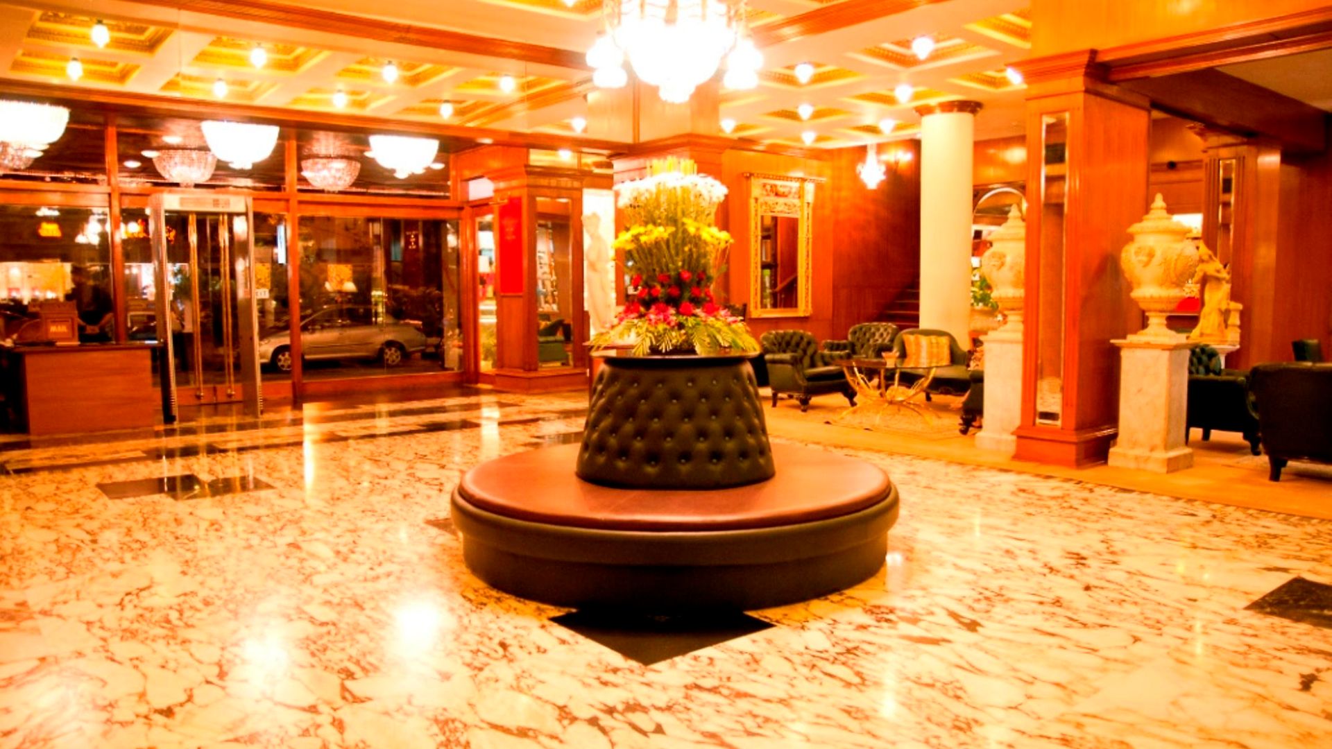 Hotel The Ambassador, Marine Drive, 4*