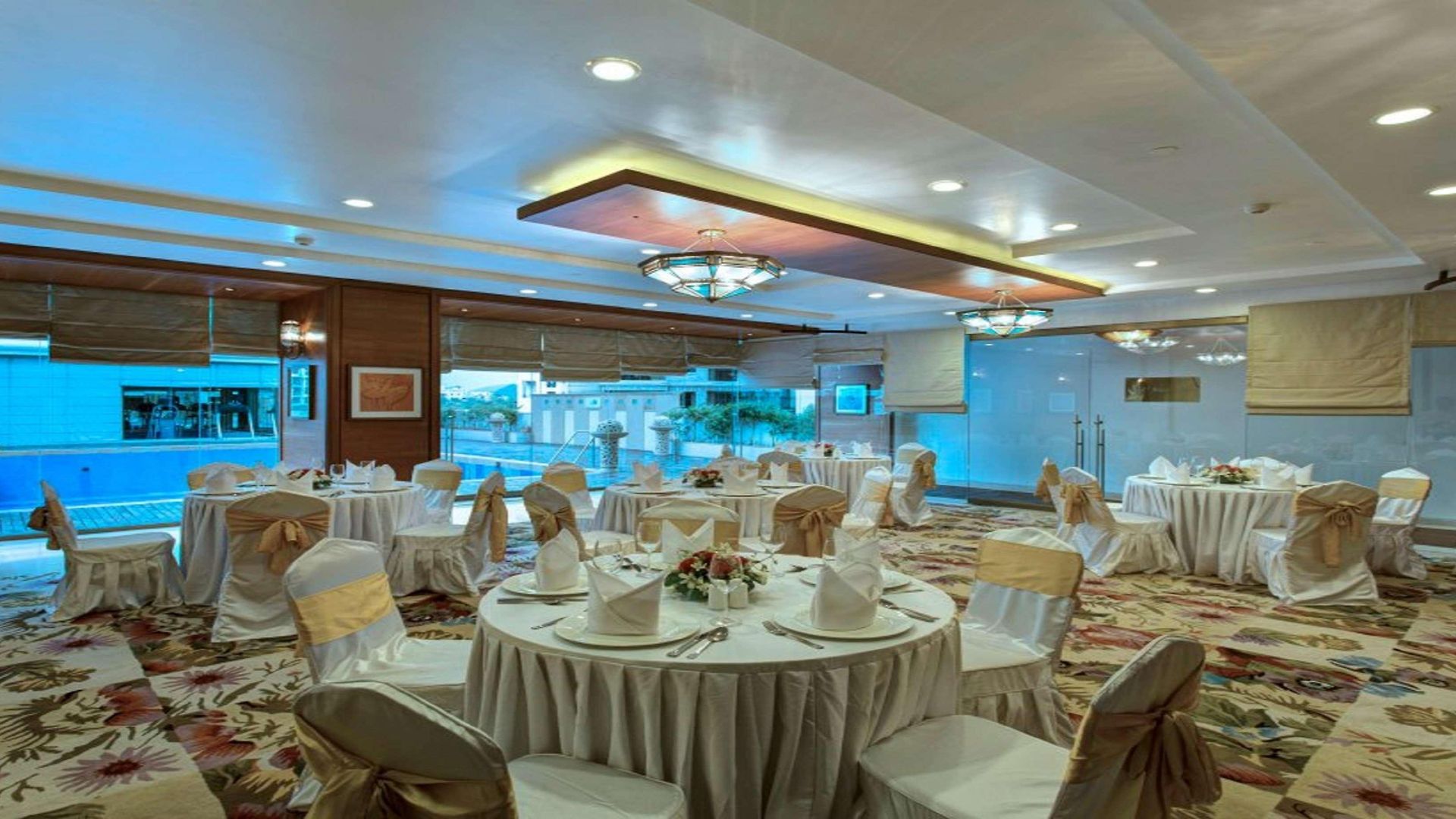 Royal Tulip 5*