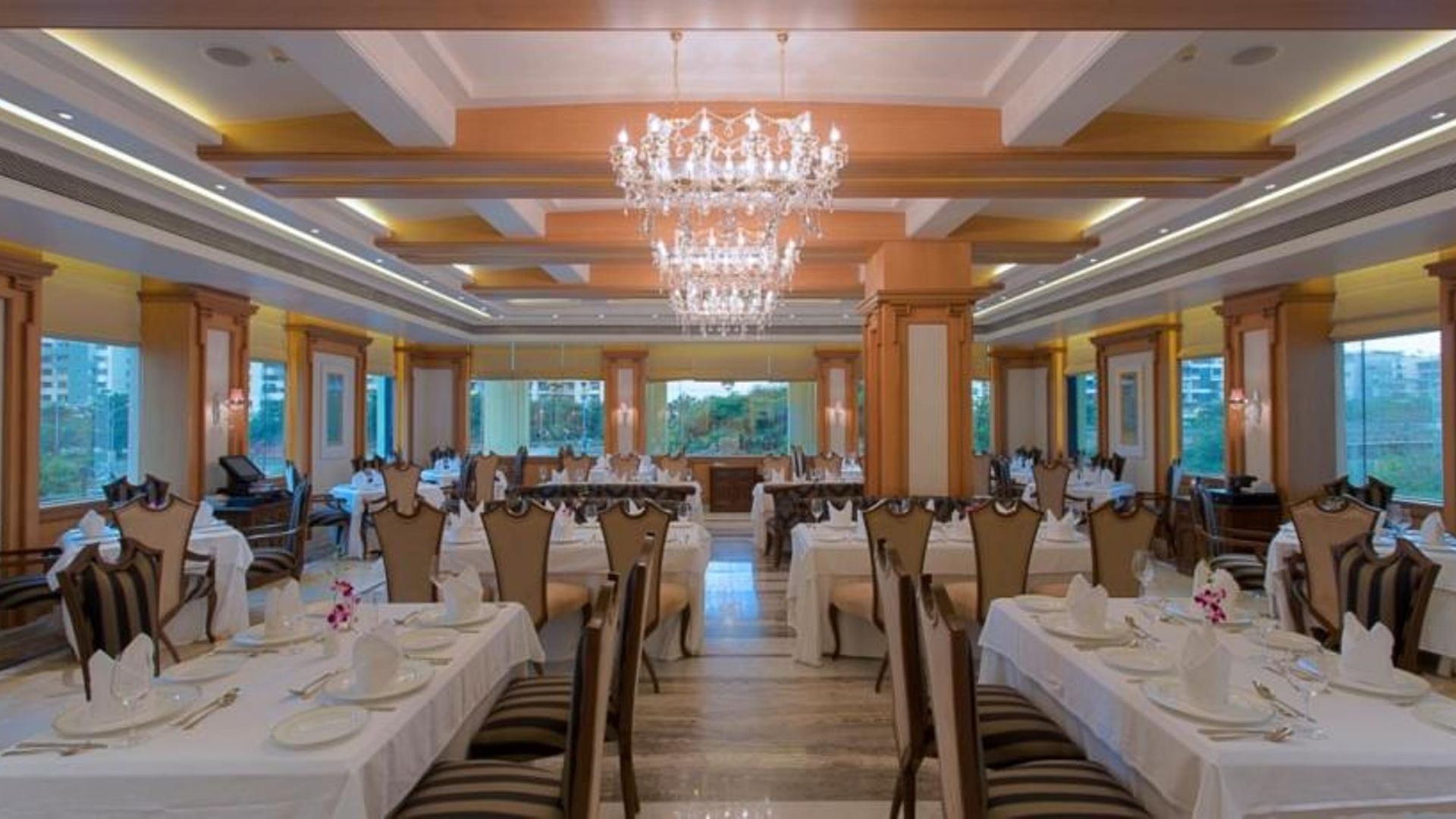 Royal Tulip Hotel 5*