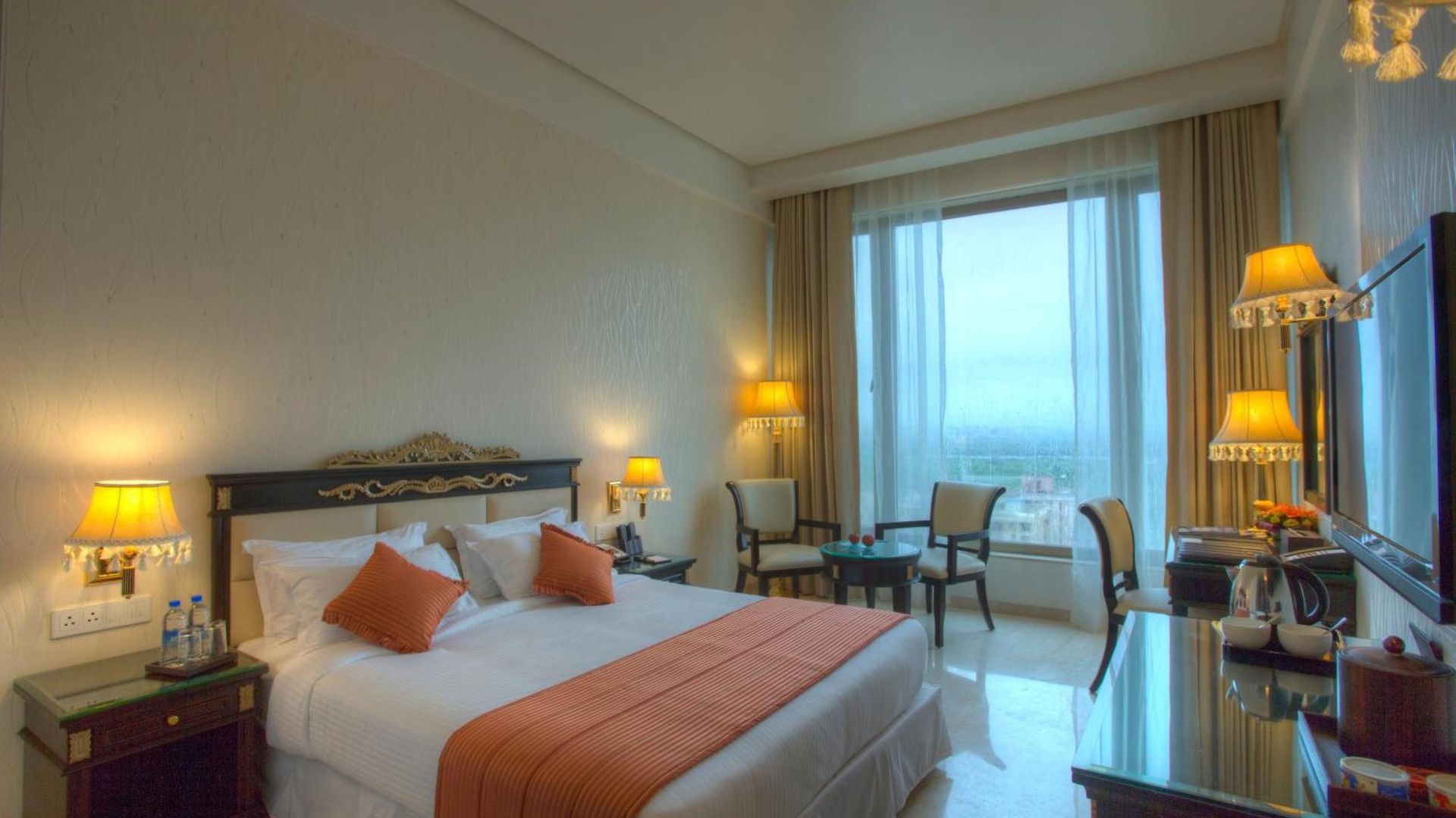 Royal Tulip Hotel 5*