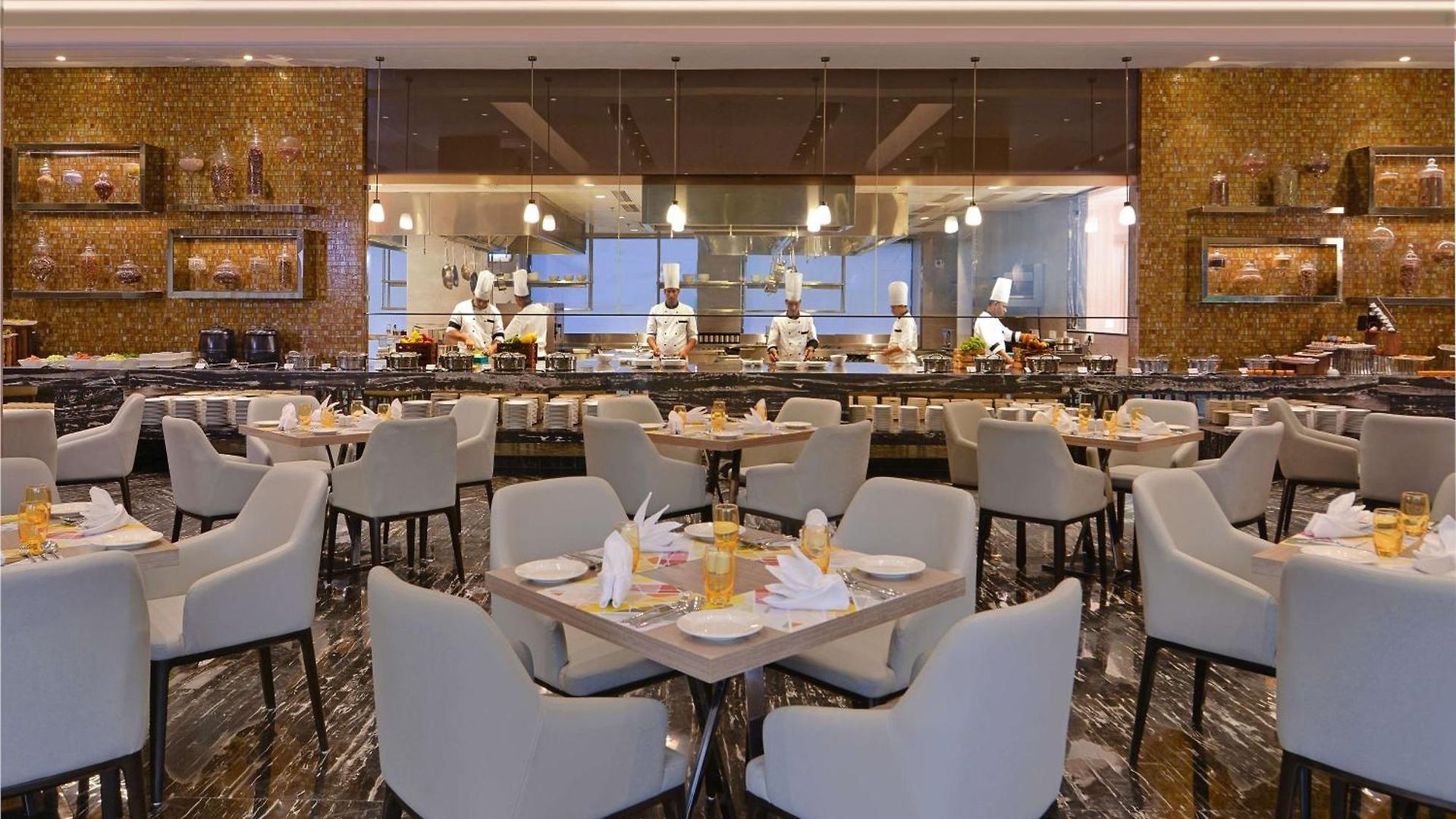 Hotel Radisson Andheri Midc 5*