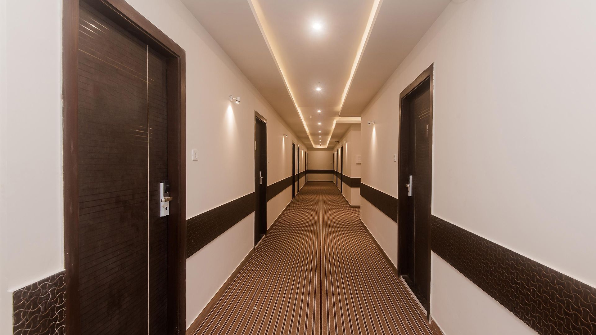 Hotel Oyo 22039 Bkc Grand 3*