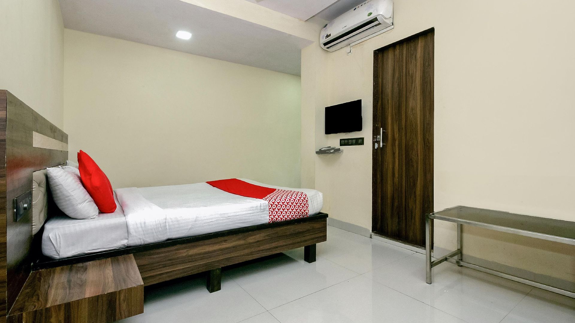 Hotel Oyo 23656 Parimeet 3*