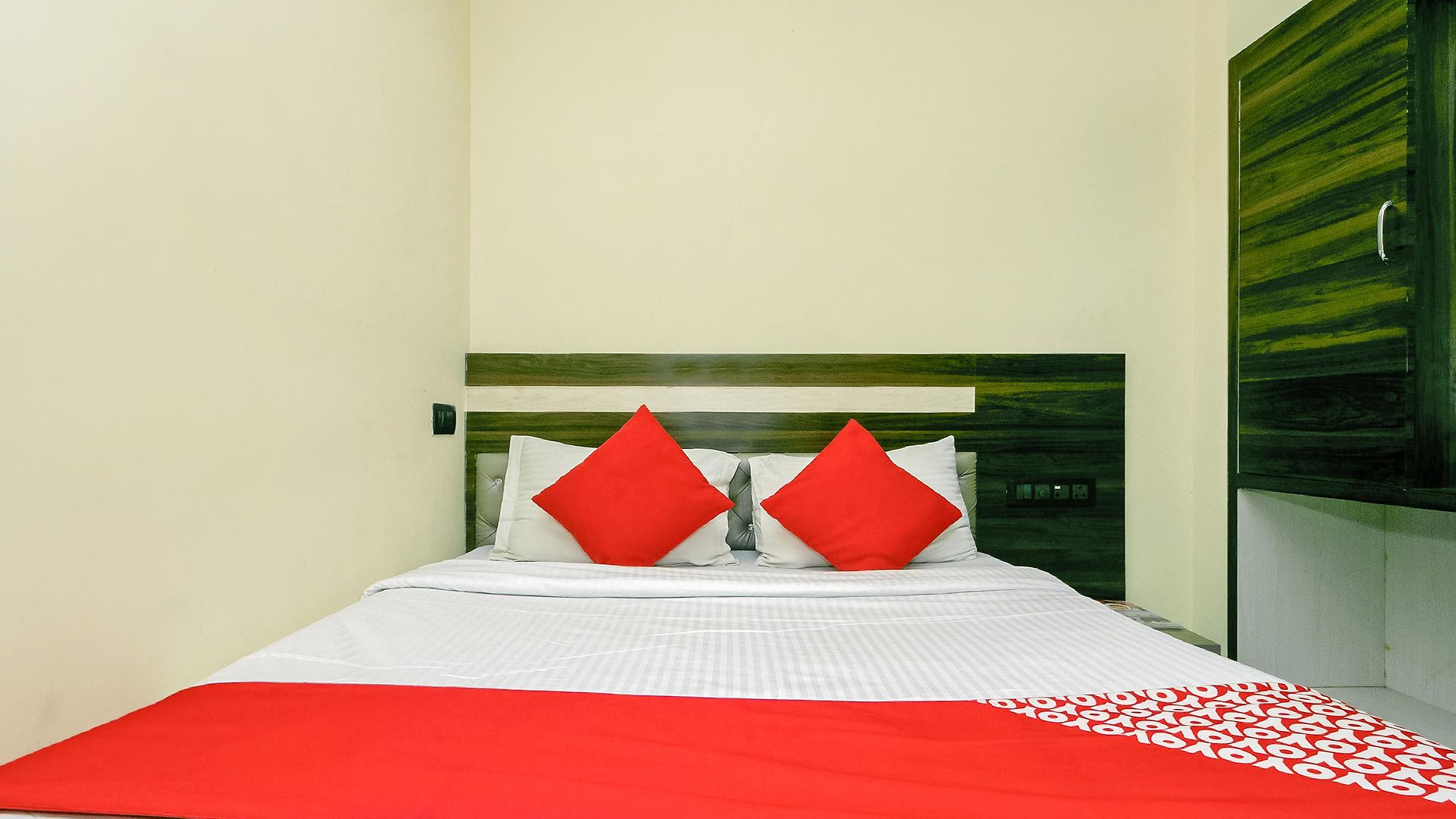 Oyo 23656 Parimeet Hotel
