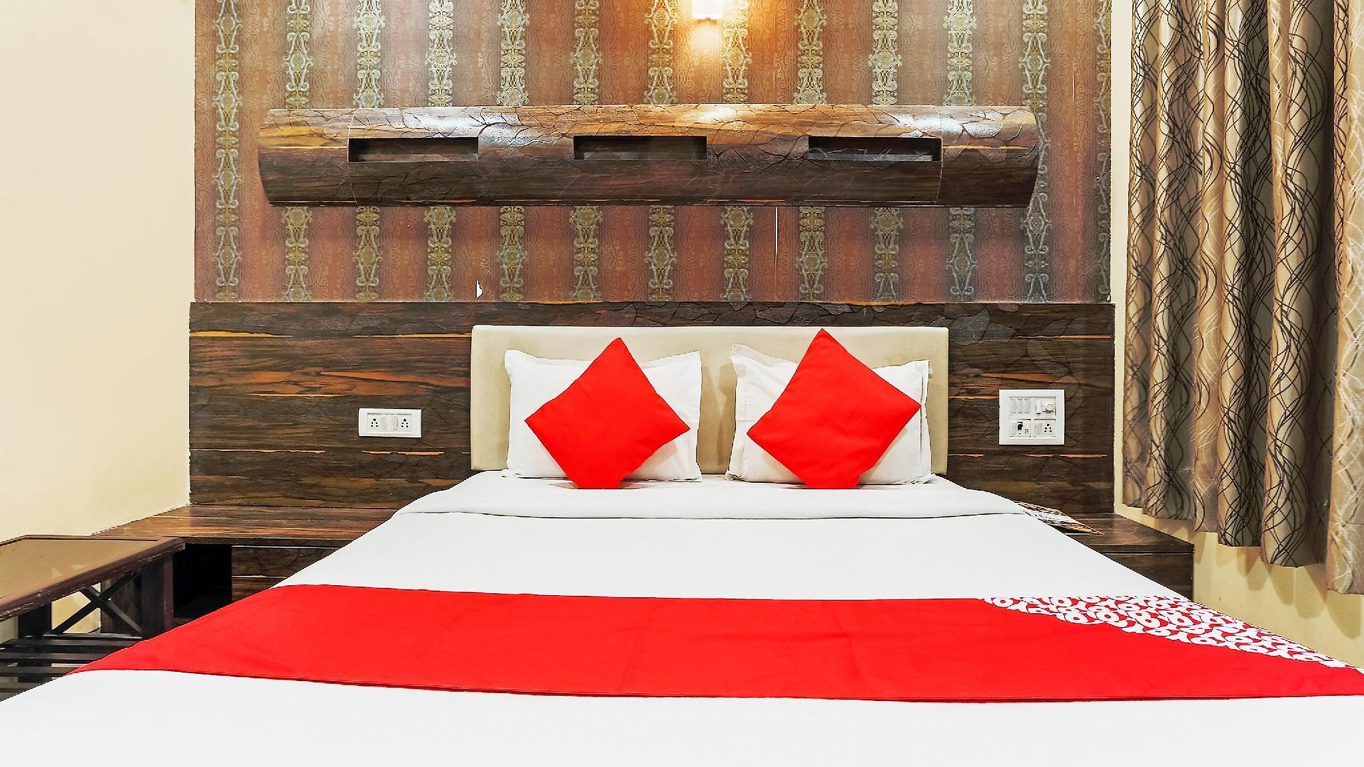 Adore Palace Lodge