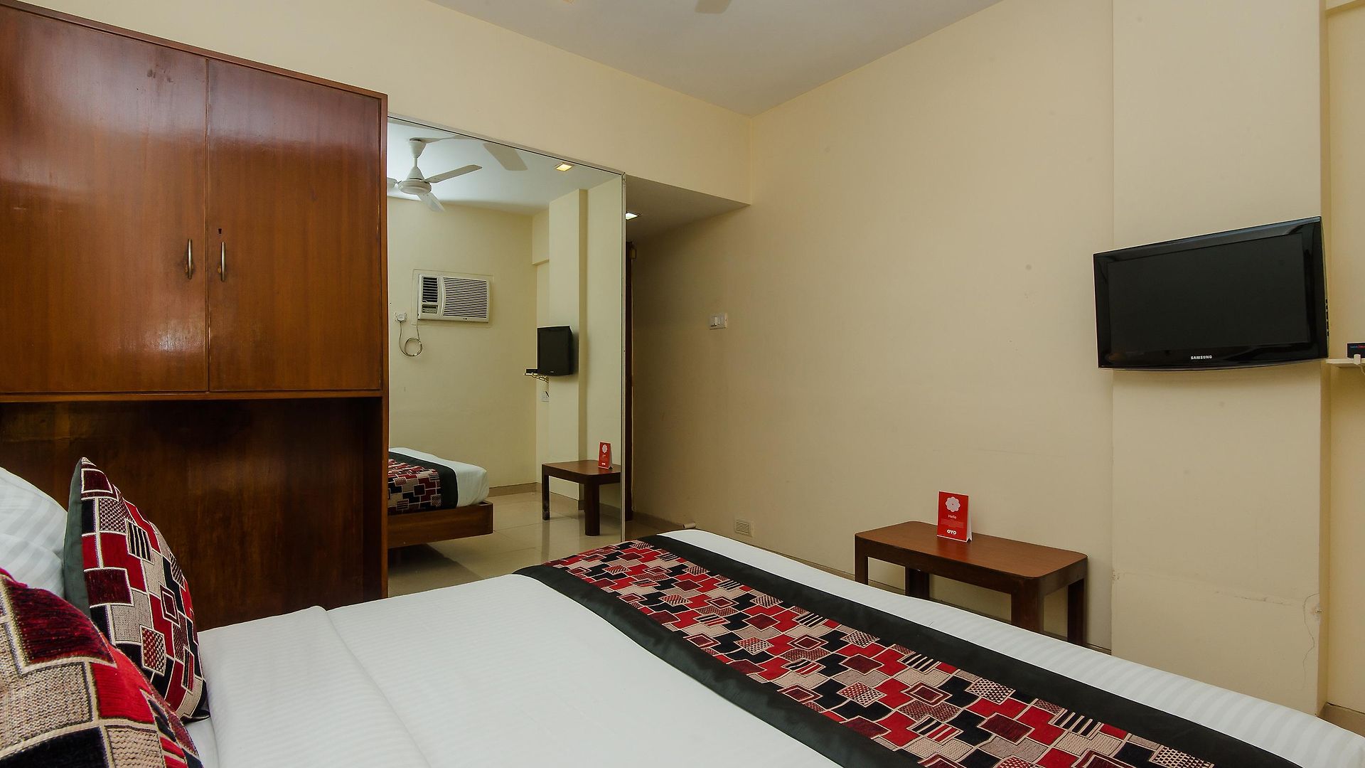 Hotel Jayshree Domestic Airport 3*