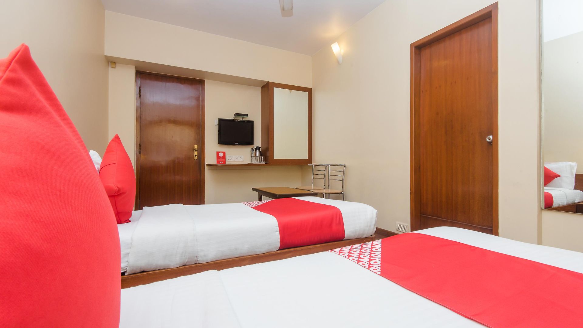 Hotel Jayshree Domestic Airport 3*
