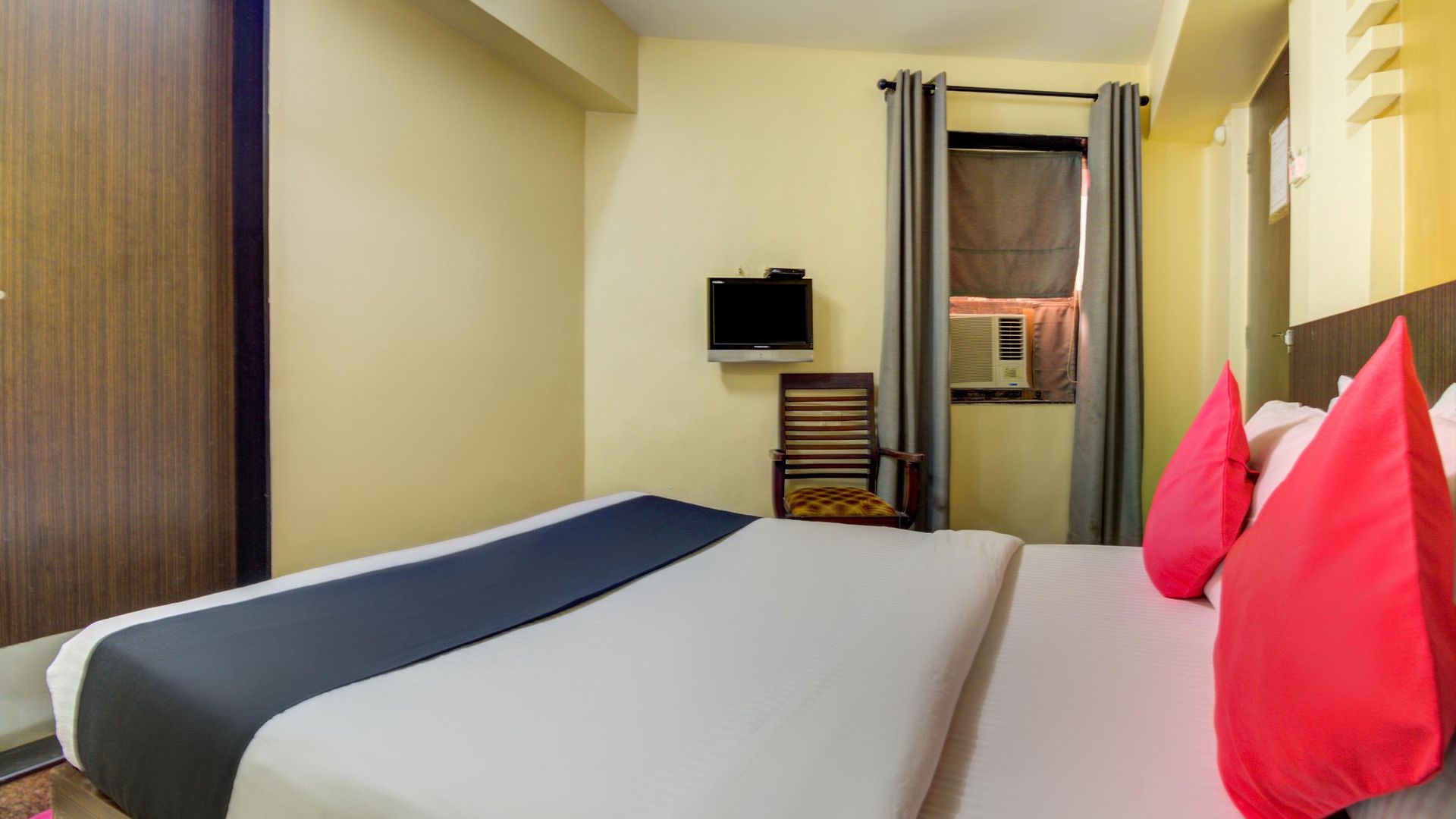 Hotel Oyo 8850 J K Regency Mumbai