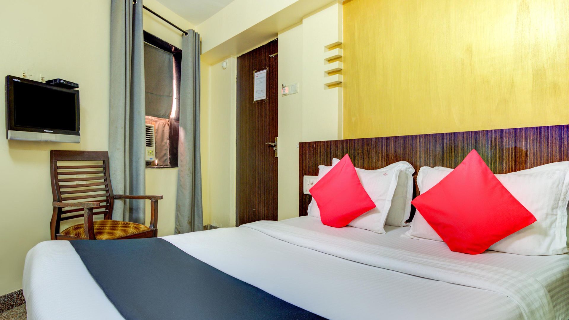 Hotel Oyo 8850 J K Regency
