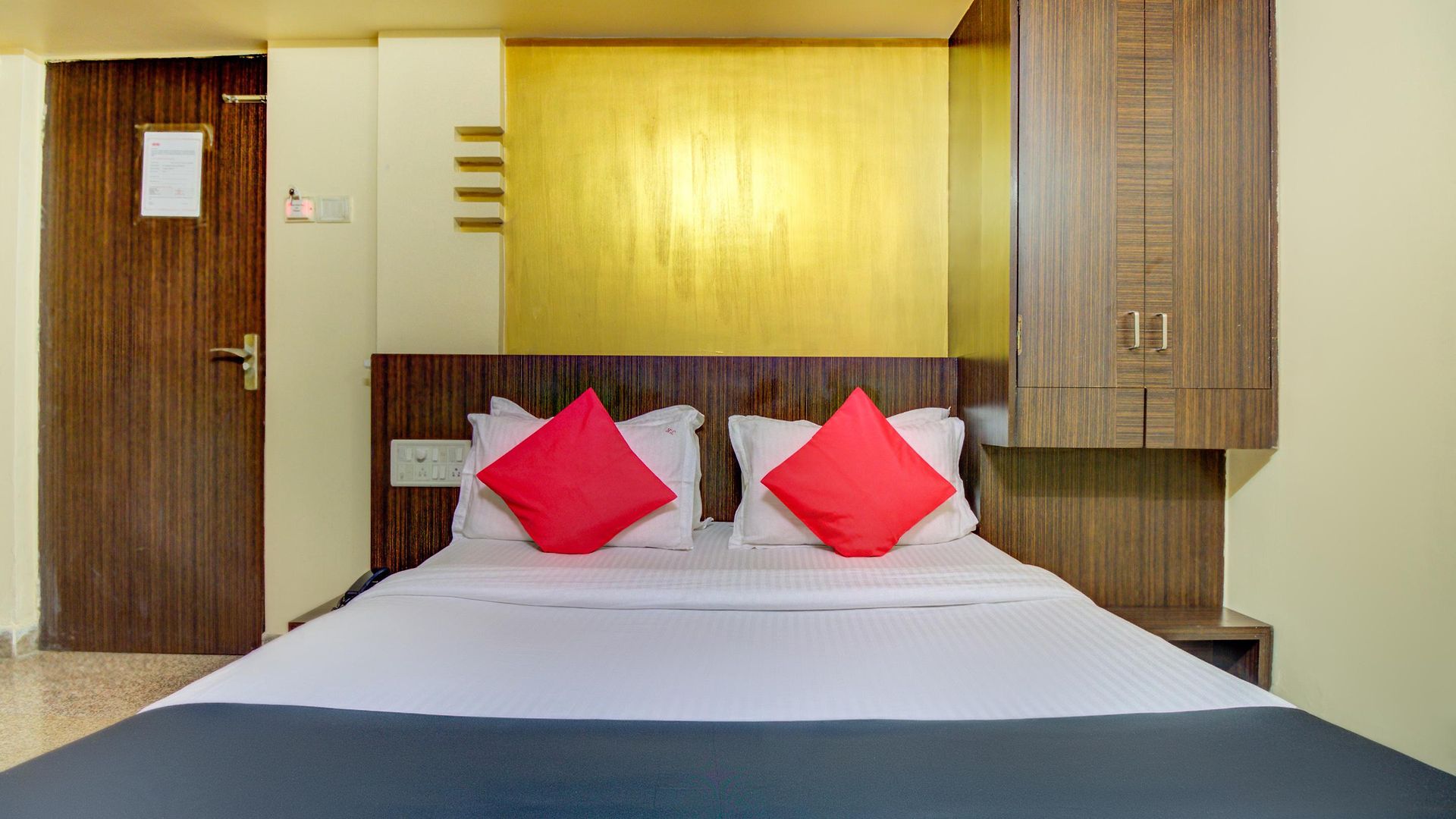 Hotel Oyo 8850 J K Regency Mumbai