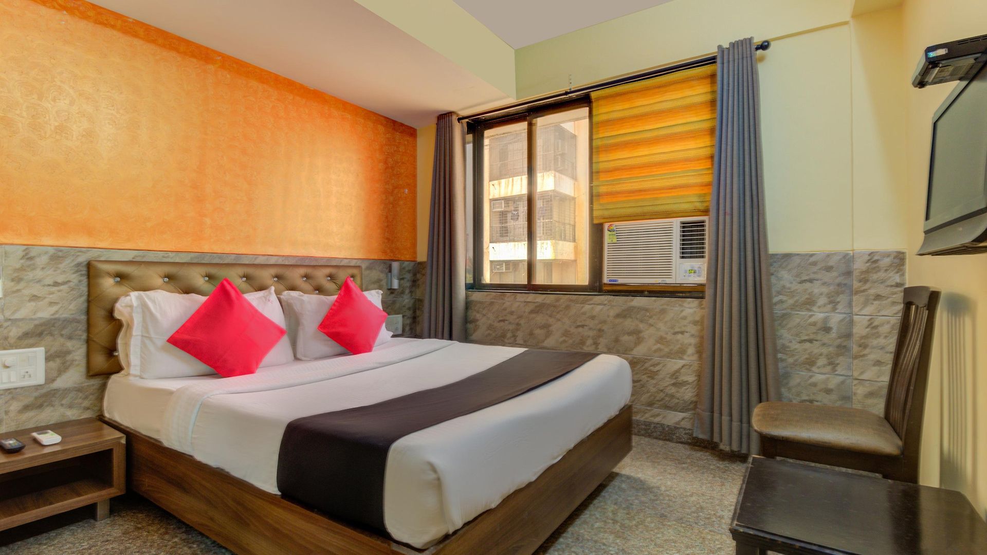 Hotel Oyo 8850 J K Regency 2*