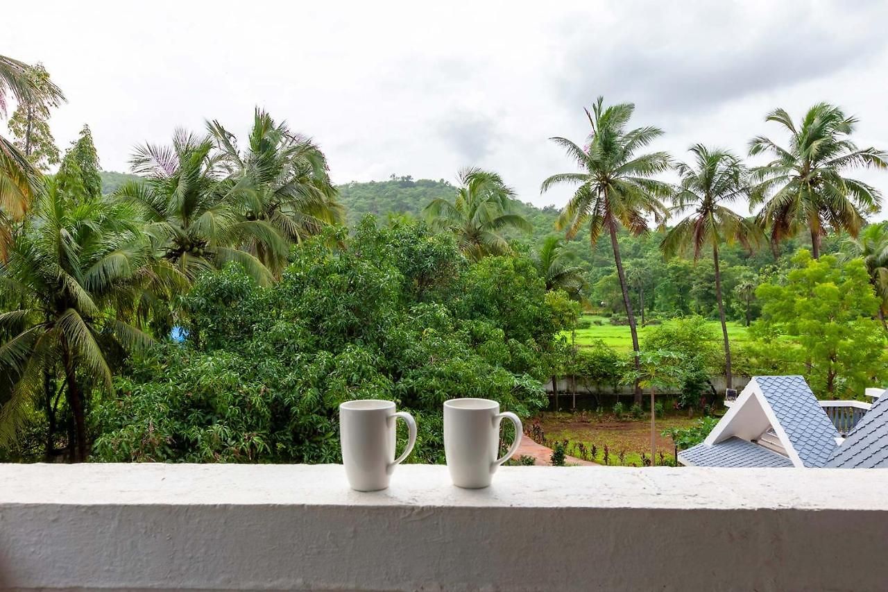 Grey Mosaics By Stayvista - Mountain-view In Vasai With Pool, Spacious Lawn & Terrace *