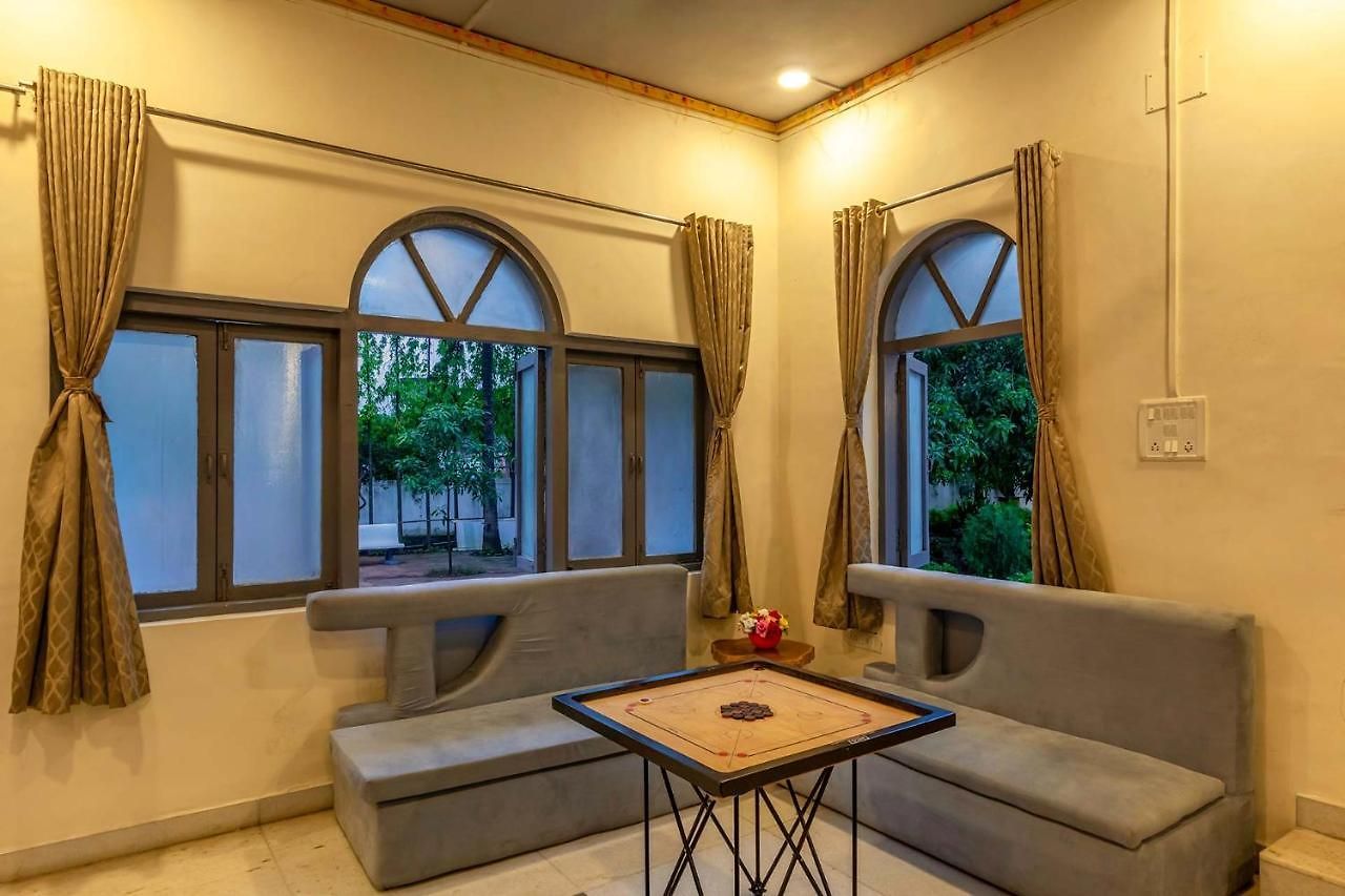Grey Mosaics By Stayvista - Mountain-view In Vasai With Pool, Spacious Lawn & Terrace Villa
