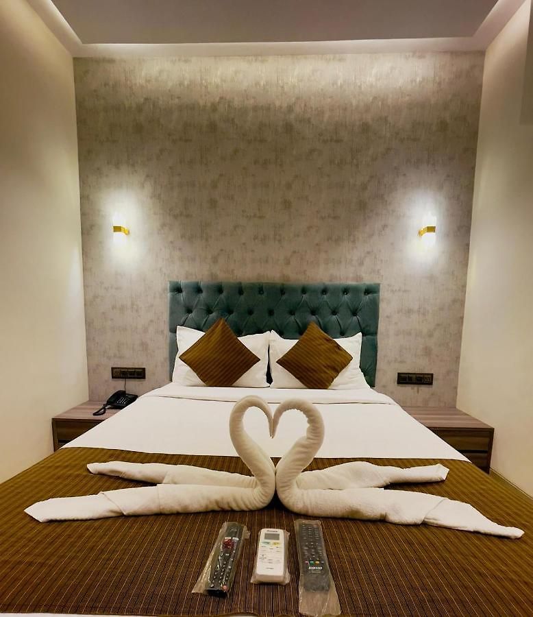 Lime Wood Guest house Mumbai