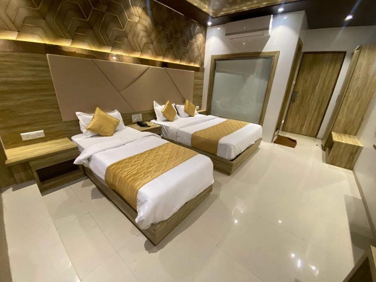 Bkc Crown - Near Trade Centre, Visa Consulate Hotel