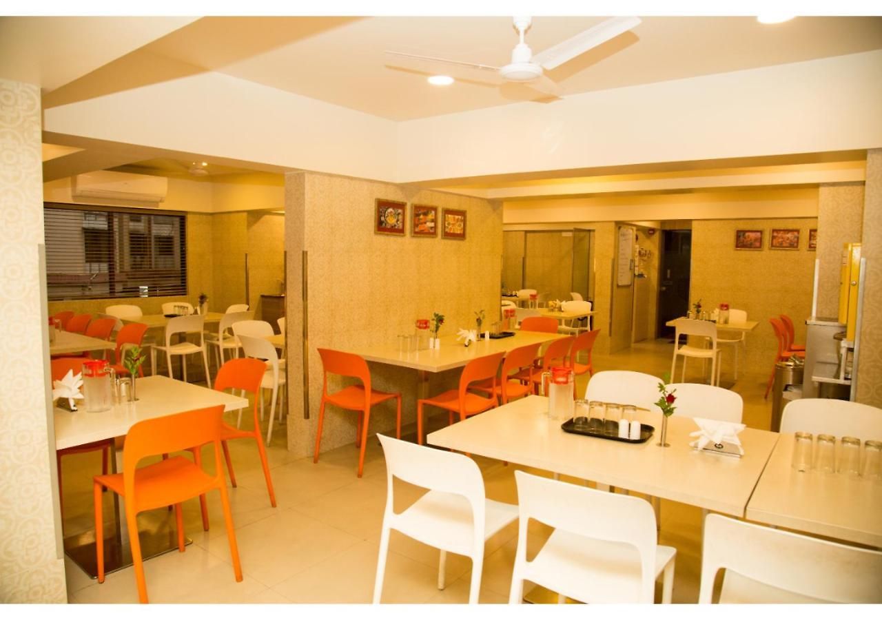 Hotel Ashok Deluxe Apartments, Marol Andheri East 3*