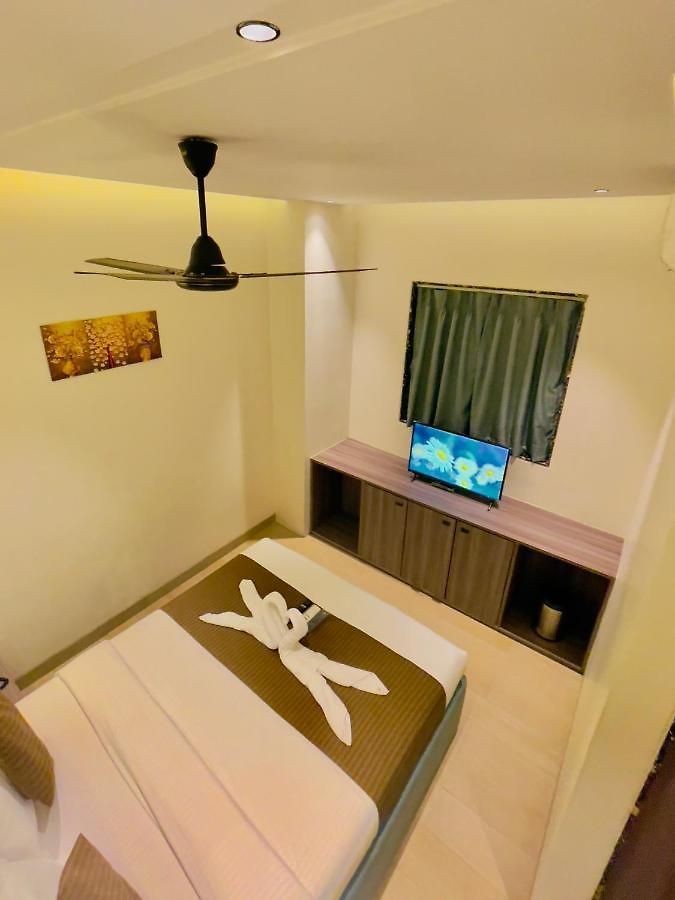 Lime Wood 3* Mumbai
