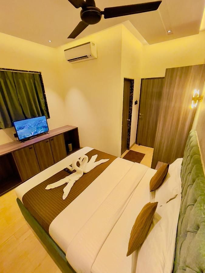 Lime Wood 3* Mumbai