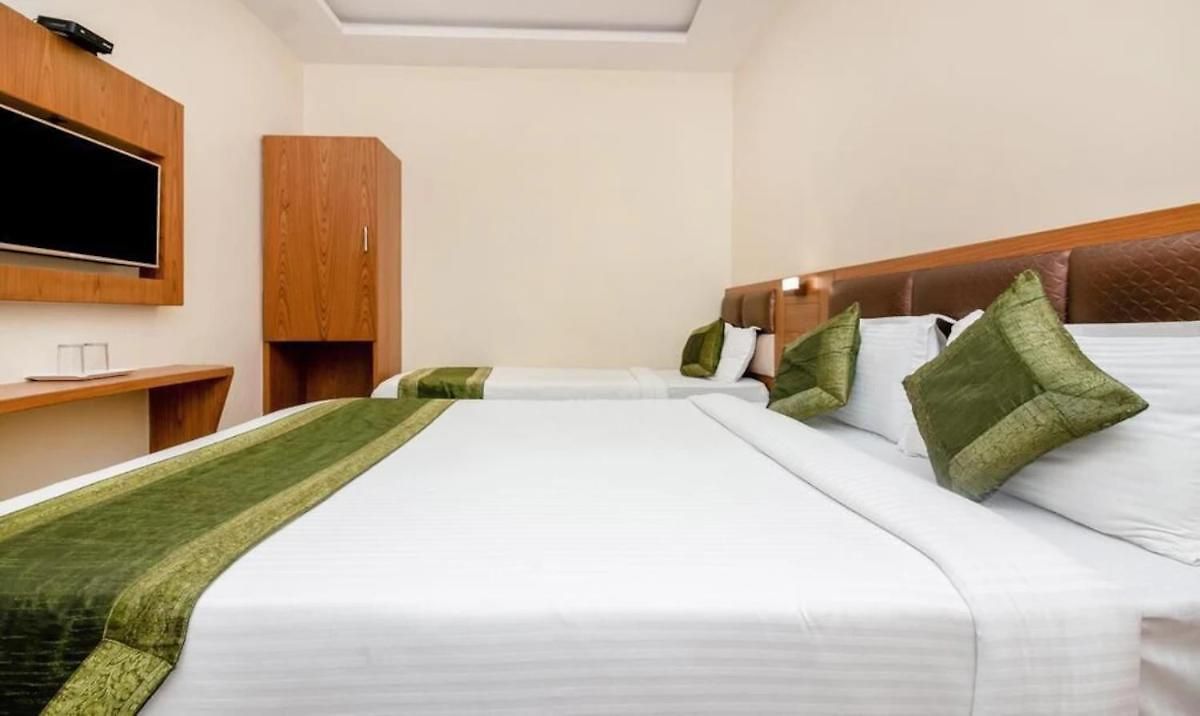 Volga Plaza Hotel 2*