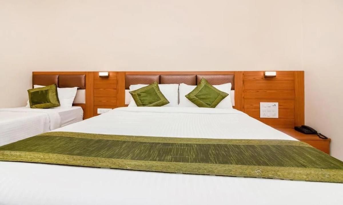Volga Plaza Hotel 2*