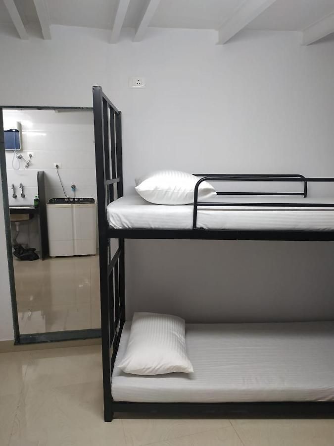 White Waves Pg Residences * Mumbai